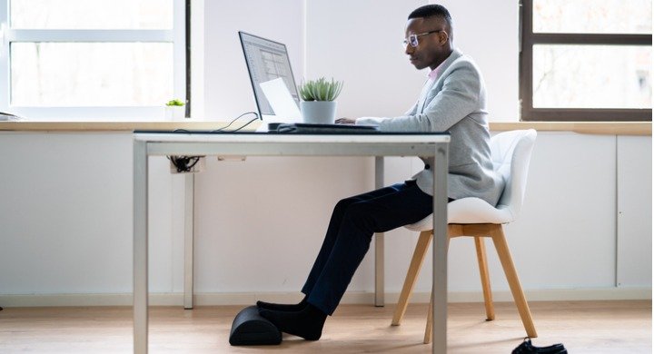 Best ergonomic foot rest for office desk